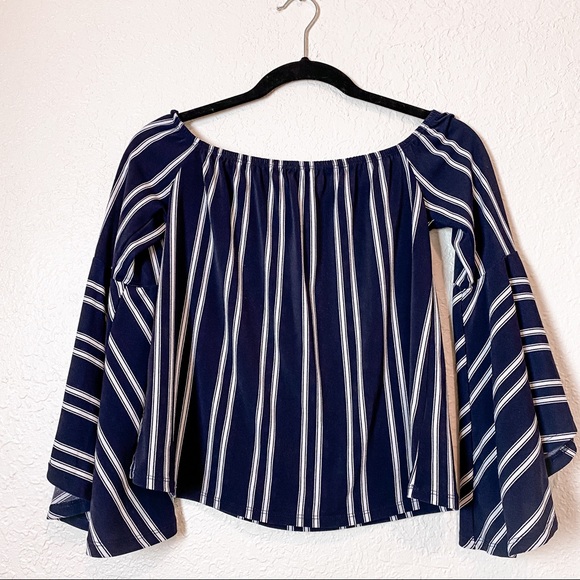 Express Off-shoulder Neckline Bell Sleeves Top - Picture 4 of 6